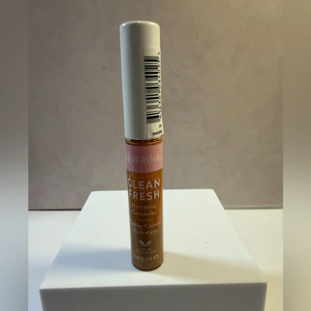 🩷5/$10 CoverGirl Clean Fresh Hydrating Concealer - Tan
